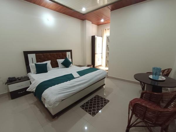 Hotel Deodar Valley, Забронировать  Отели Чампават 5 звезд, 5*