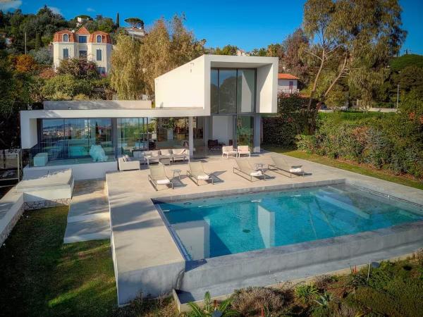 Exceptional Villa with Sea View and Pool in Les Hauteurs, Cannes, Забронировать  Валлорис Приморские Альпы