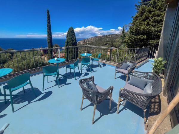 Villa Velta Calagrande, Забронировать  Отели Порто-Санто-Стефано с парковкой, Парковка