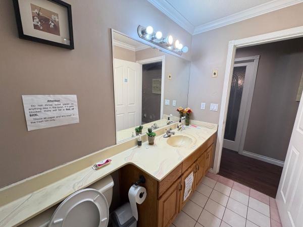 Modern Suite in Metro Vancouver, Забронировать  Суррей Lower Mainland British Columbia