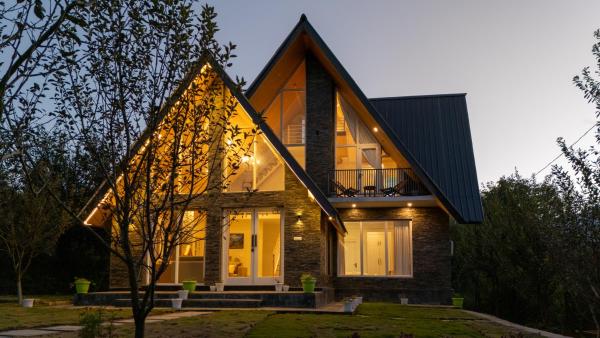 Whistling Thrush Villa - abode in an apple orchard in Naggar, Manali, 预订  纳加尔 