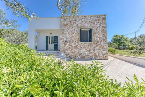 Villa Elena Pescoluse by Salento Prime, Забронировать  Отели Марина-ди-Песколузе с парковкой, Парковка