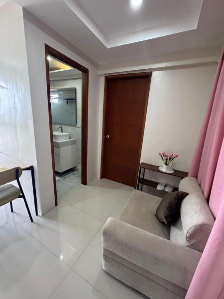 Fil-Indo, The Residences Clark, Забронировать  Отели Лусна с парковкой, Парковка