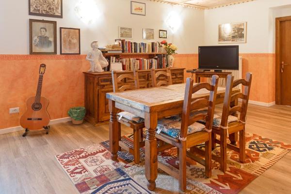 B&B San Giovanni, Забронировать  Отели Тельо с парковкой, Парковка