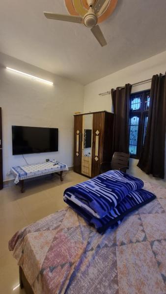 Baglamukhi Residency Home stay, Забронировать  Отели Кангра с парковкой, Парковка
