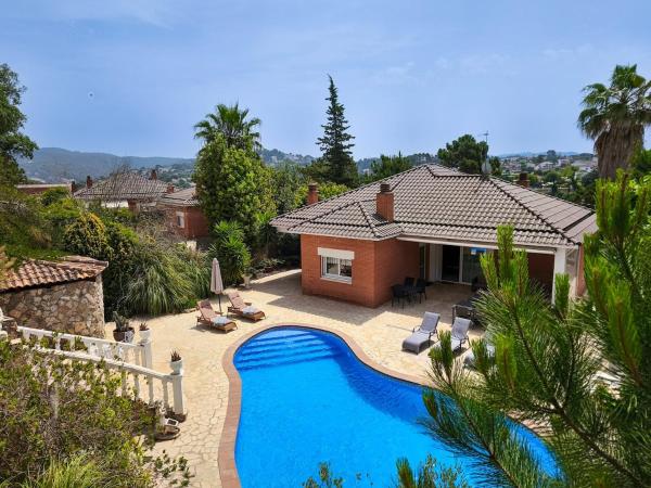 Villa Vío, 8-10 pers, big family villa with amazing private pool, Забронировать  Льорет-де-Мар Коста-Брава