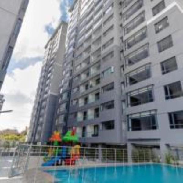 stunning one bedroom apartment with speed wifi,ample parking space, swimming pool, fully equipped gym and amazing city views, Забронировать Апартаменты/квартира Найроби Найроби Каунти