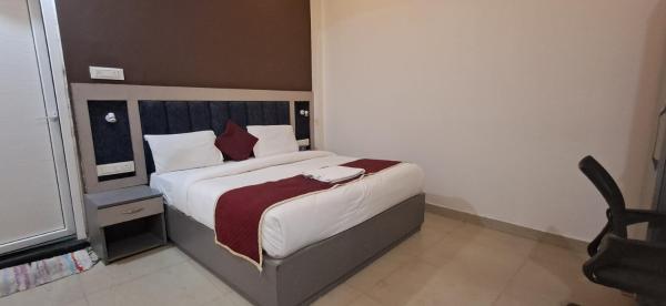 Hotel Akshita Ayodhya, Забронировать  Отели Файзабада 3 звезды, 3*