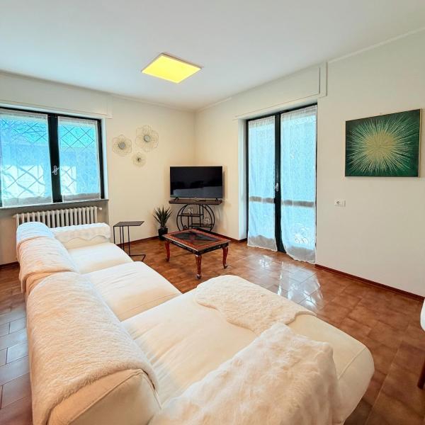 Villa Bianca, Lago Maggiore, Parco Privato Esclusivo, Забронировать  Отели Пьемонта с парковкой, Парковка