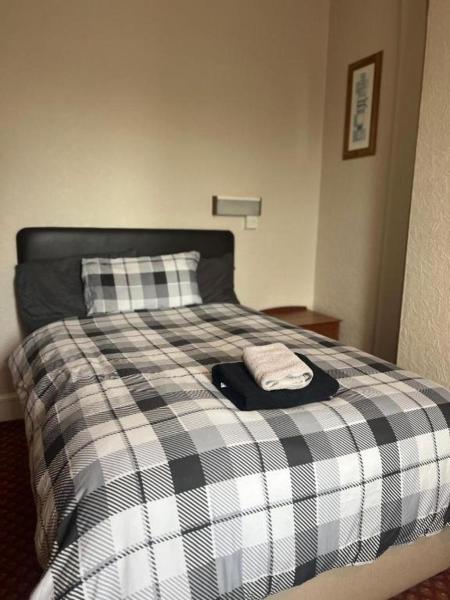 Hylands Hotel Double Room with Shared Bathroom & Free Parking, Забронировать  Отели Ноттингемшир с парковкой, Парковка