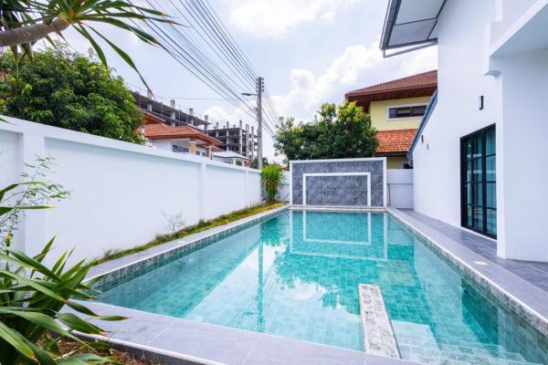 T3-Beachfront 5BR Private Pool Villa Jomtien, Забронировать  Отели Джомтьен-Бич с парковкой, Парковка