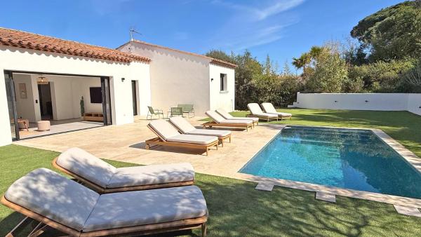 Villa Les Vallons, Забронировать  Сент-Максим Mimosa Road