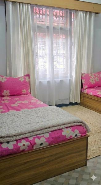 Sumnima Khim Girls Hostel, Забронировать  Отели Dharān Bāzār с парковкой, Парковка