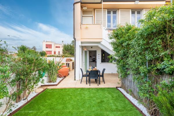 1 From the Sea, Villa with Garden in Cagliari, Забронировать  Кальяри Южная Сардиния