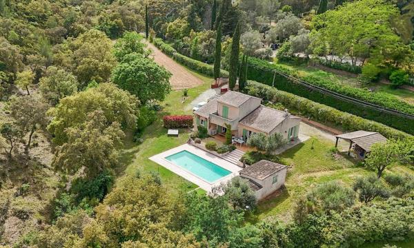 Villa Anne&René, Забронировать  Отели Ла-Лонд-ле-Мор с парковкой, Парковка