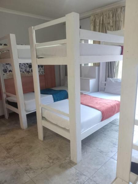 Lodge & Backpackers at Star Legend Parow, Забронировать  Паров Северный пригород Кейптауна