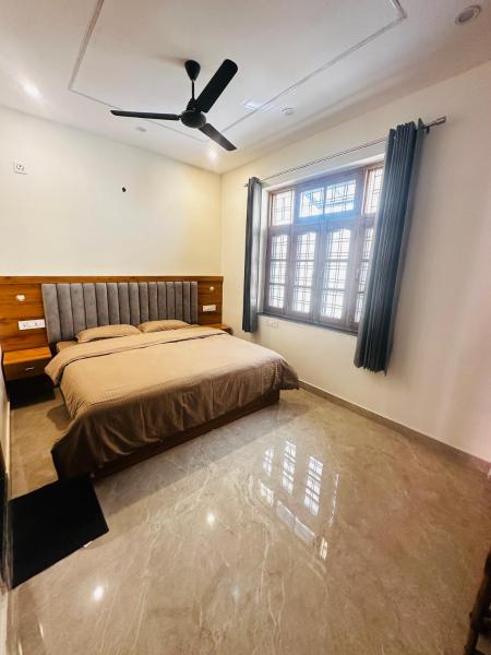 Raj Niketan Homestay, Забронировать  Ришикеш штат Уттаракханд, рядом с Мост Рам-джула