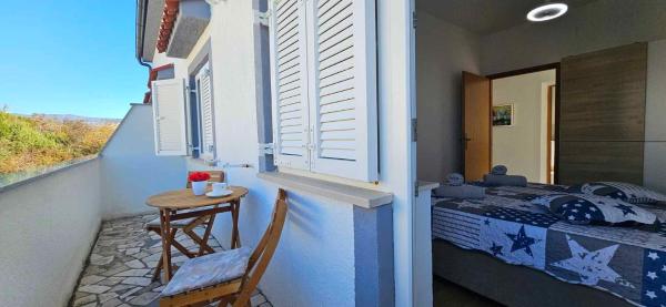 Apartments near Beach in Silo-Insel Krk 55357, Забронировать Апартаменты/квартира Шило 