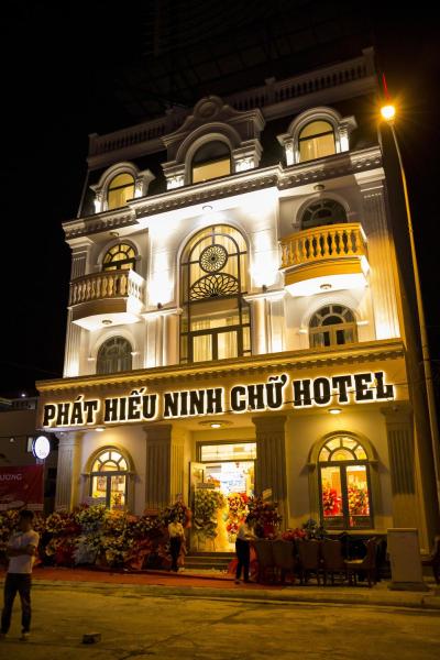 Khách sạn Phát Hiếu Ninh Chử, Забронировать  Отели Thôn Mỹ Phước с парковкой, Парковка