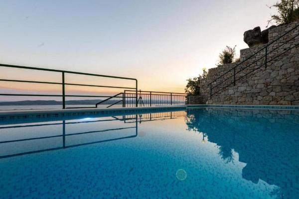 Apartments Brela with pool, Забронировать Апартаменты/квартира Брела 