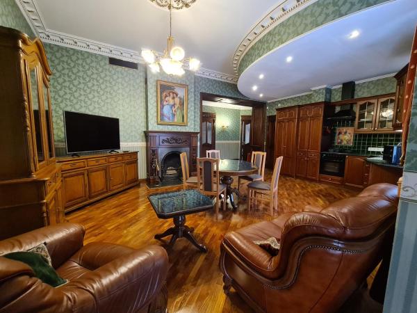 Elegant Classic Apartment in the Heart of Riga Old Town, Забронировать Апартаменты/квартира Отели Риги с парковкой, рядом с Рижский технический университет, Парковка