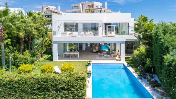 Villa in Cabopino with Infinity Pool and Seaviews, Забронировать  Марбелья Коста-дель-Соль
