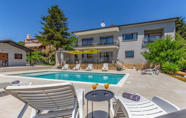 Villa Magnolia, Забронировать  Отели Pula Riviera с бассейном, Бассейн