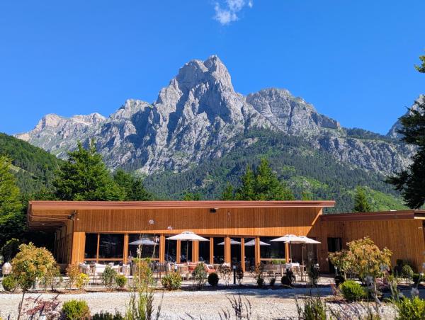 AMZA Valbona Mountain Retreat, Забронировать  Отели Valbona Valley National Park с бассейном, Бассейн