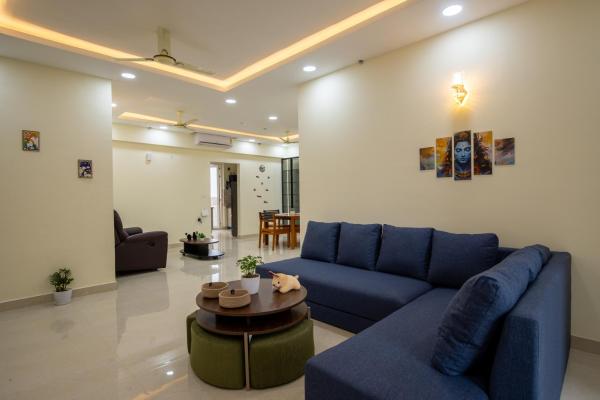 Flatel stay - Live Like a Local , Rest Like a Guest, Забронировать  Отели Грейтер-Нойда с парковкой, Парковка
