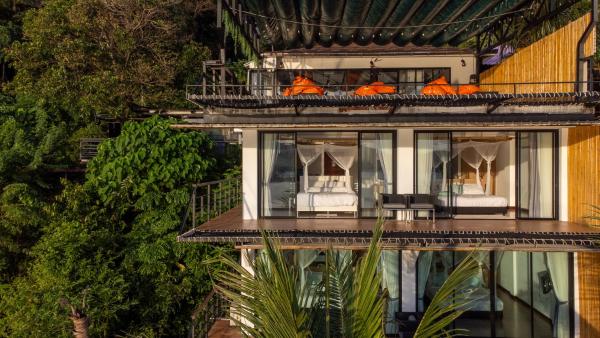 The Cozy Beachfront Phuket, Забронировать  Патонг-Бич остров Пхукет