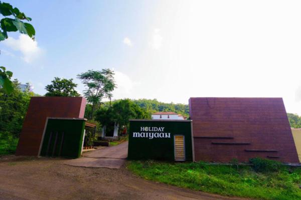Holiday maiyaan,Dhamni,Karjat, Забронировать  Отели штата Махараштры с бассейном, Бассейн