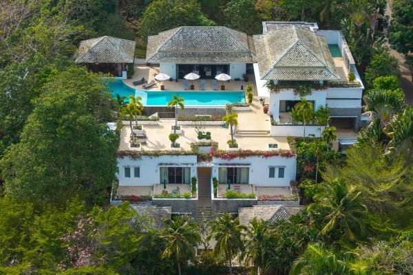 V302 Exclusive Seaview 7BR Infinity Pool Villa, Забронировать  Отели острова Пхукета с бассейном, Бассейн