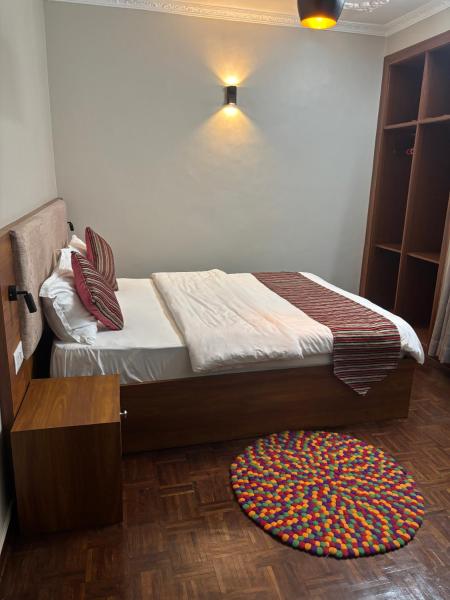 Monastery Apartment by Mums Hospitality, Забронировать Апартаменты/квартира Отели провинции Багмати-Прадеш с парковкой, Парковка