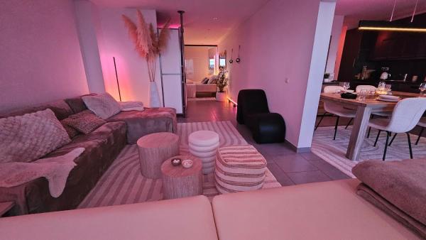 Perle Blanche Naturist Village Sea View, Забронировать  Отели Кап-д'Агд с парковкой, Парковка