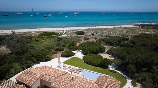 Le Domaine de Barraquesen Ramatuelle - Pampelonne Beachfront, Забронировать  Сен-Тропе Сен-Тропе залива, рядом с Bistagne