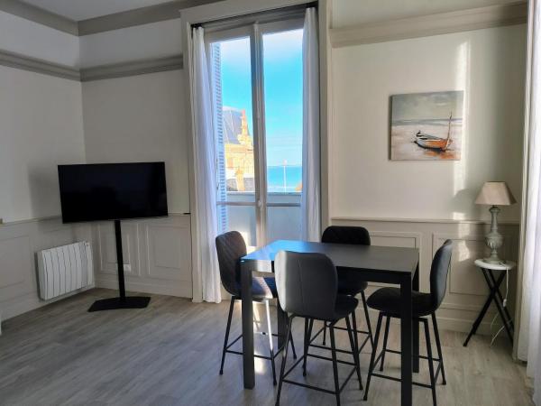 Villa Saint Laurent - Appartement standing vue mer, 40m plage, parking, Забронировать  Отели Кота Флёри с парковкой, Парковка