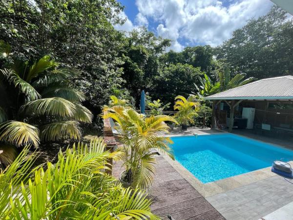 Villa les 3s piscine privée et grands espaces, Забронировать  Ривьер-Сале Фор-де-Франс