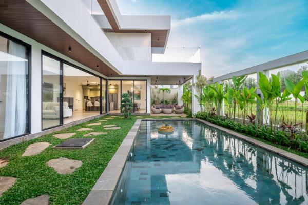 Velora Villa - Grand Retreat with Pool & Rice Field Views, Забронировать  Убуд Гианьяр