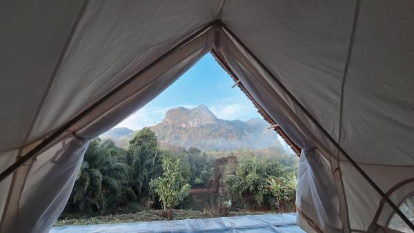 ขุนเขาฟาร์มสเตย์ KhunKhao Mountain Farmstay, Забронировать  Отели Южного Таиланда с парковкой, Парковка