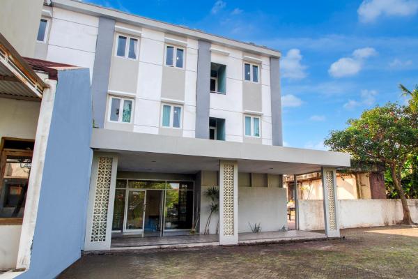 Townhouse Oak Syariah near Stasiun Purwosari formerly Graha Gentan Solo, Забронировать  Соло провинция Центральная Ява