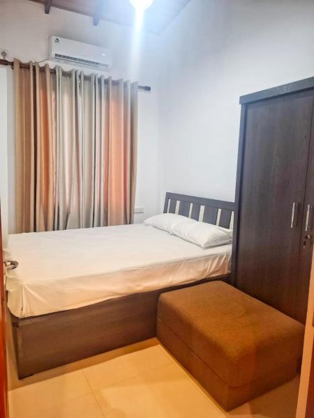 Banana Leaf Villa, Забронировать  Отели La Spezia с парковкой, Парковка