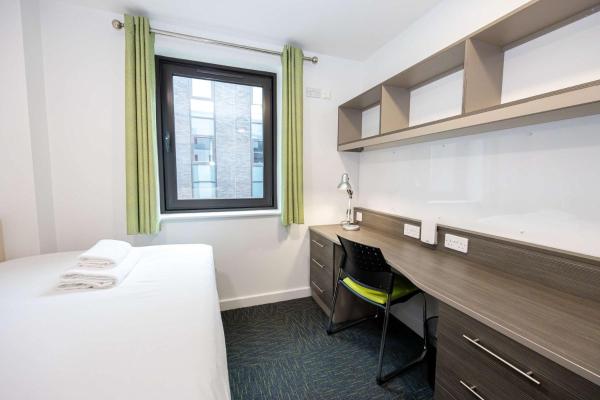 Single Ensuite Rooms In Central Preston, Забронировать  Престон Ланкашир, рядом с Железнодорожный вокзал Престона
