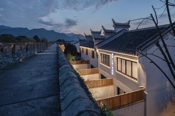 Sanfuyizhai Homestay, Забронировать  Отели Тайчжоу 5 звезд, 5*