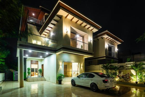 Japandi Villa 7BHK Lonavala Private Swimming Pool Indoor Games & Theatre Room, Забронировать  Лонавала штат Махараштра
