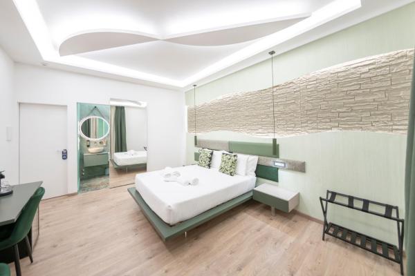 Giulio Cesare Luxury Rooms, Забронировать  Отели Рима с парковкой, рядом с Главная больница Санто Спирито, Парковка