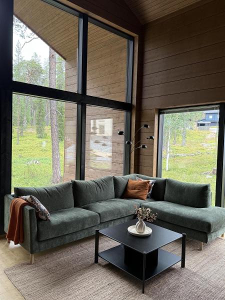 Stylish 4BR Villa for 10 - Private Jacuzzi & Sauna, Забронировать  Экясломполо Юлляс