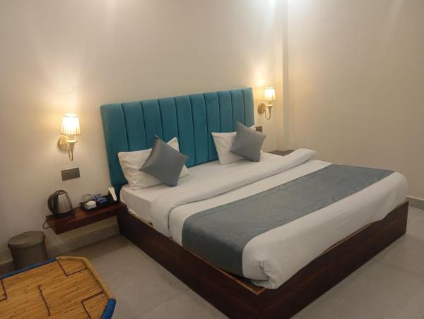 Gulmohar Greens Lawn & Hotel, Забронировать  Бизнес-отели Джамб, 4* 5*