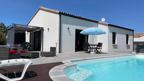 Villa palmeraie - piscine privée et boulodrome, Забронировать  Сен-Жан-де-Мон Vendée