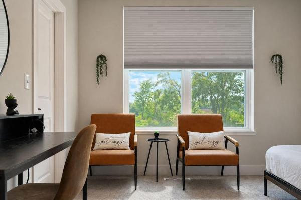 Furnished 4BR Townhome Pickleball Court & Garage, 预订  沃伦维尔 芝加哥都市区