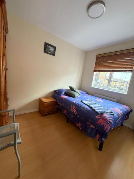 Beautiful Double Room in Heart of London, Забронировать  Отели Большого Лондона с парковкой, Парковка